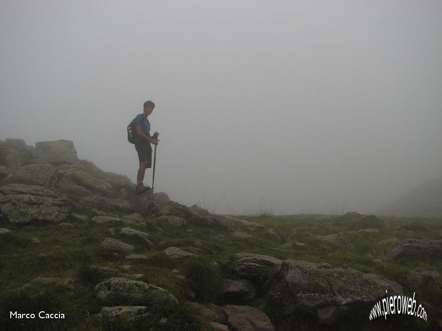 02_Si cammina nella nebbia.JPG